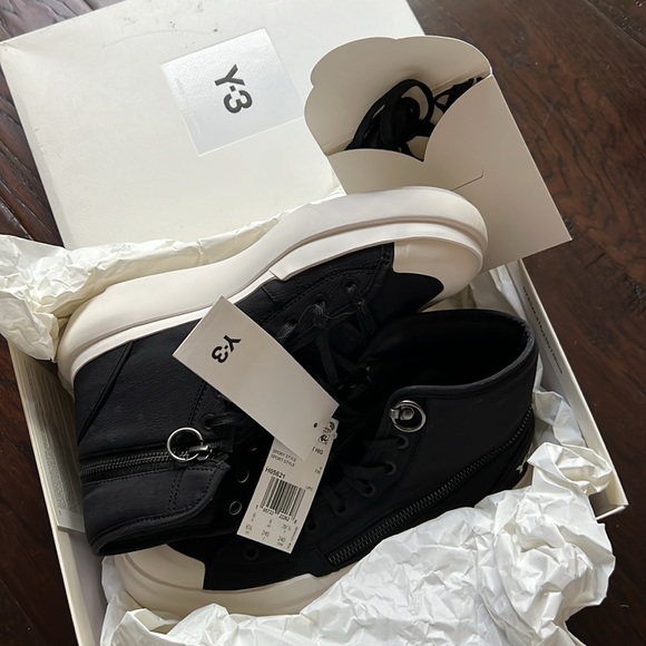 NWT Y-3 sneakers - Picture 4 of 4